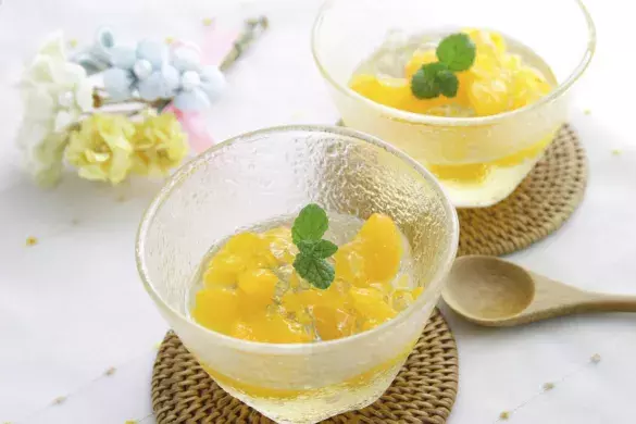 Желе с мандаринами и сливами