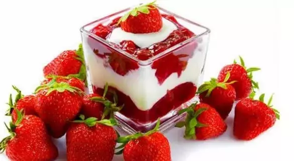 Мороженая клубника с творогом