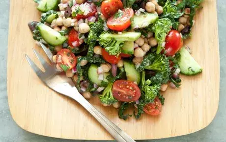 Салат теплый с фасолью