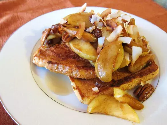 Гренки с яблоками и сыром