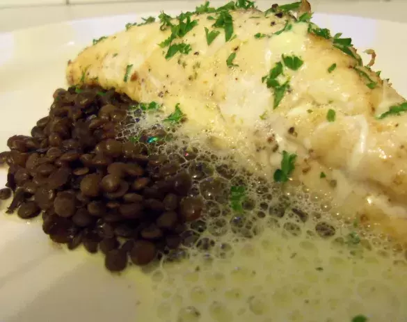 Рыба с чечевицей