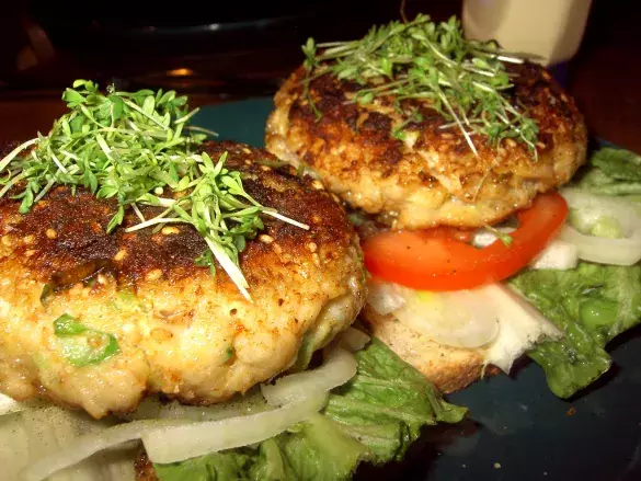 Ужин с котлетами из трески