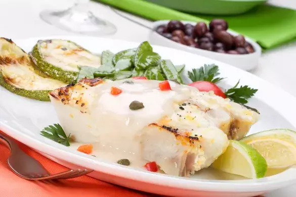 Белая рыба в соусе