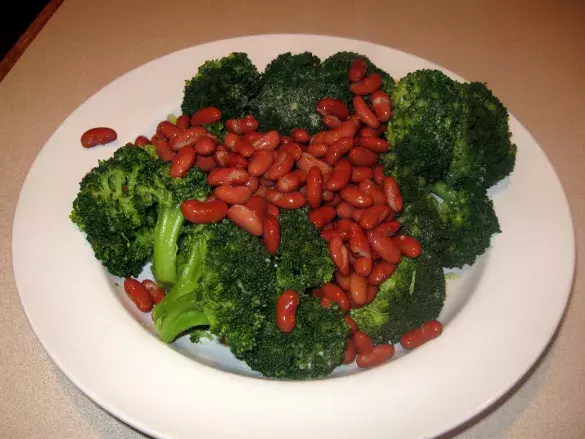 Салат из фасоли