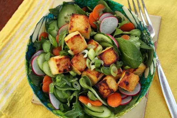 Салат из риса с тофу