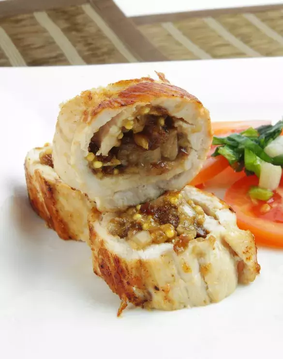 Паровые котлеты из индейки с изюмом