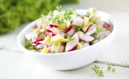 Салат с яблоками «Краски лета»