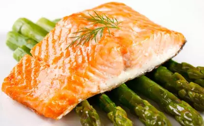 Филе форели со спаржей