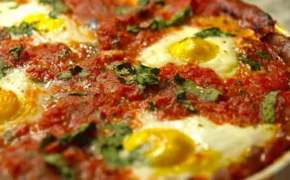 Омлет с сыром и помидорами