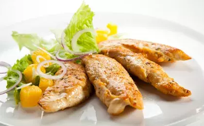 Куриные грудки с мандариновым салатом