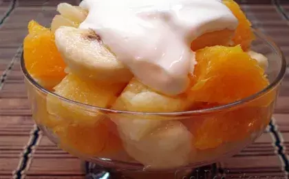 Фруктовый салат из мандарина и банана