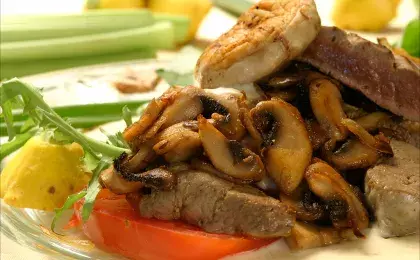 Печень куриная с грибами