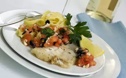 Минтай, запеченный в духовке, с овощами