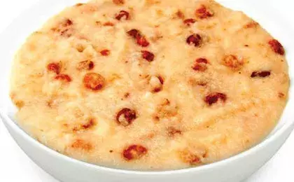 Овсянка с грецкими орехами и медом