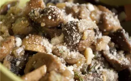 Рагу из грибов с яйцами