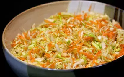 Салат из капусты и сельдерея