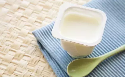 Йогурт с джемом