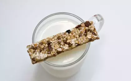 Батончик мюсли с кефиром