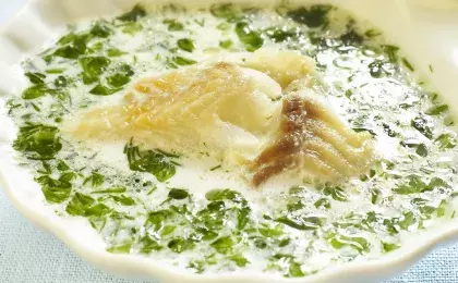 Рыба тушеная в молоке с луком